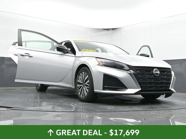Used 2024 Nissan Altima 2.5 SV image 69