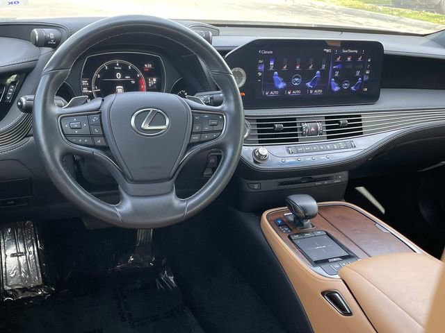 Used 2021 Lexus LS 500 w/ Accessory Package (Z2) image 7