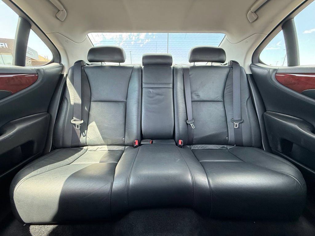 Used 2010 Lexus LS 460 w/ Comfort Pkg RWD image 30