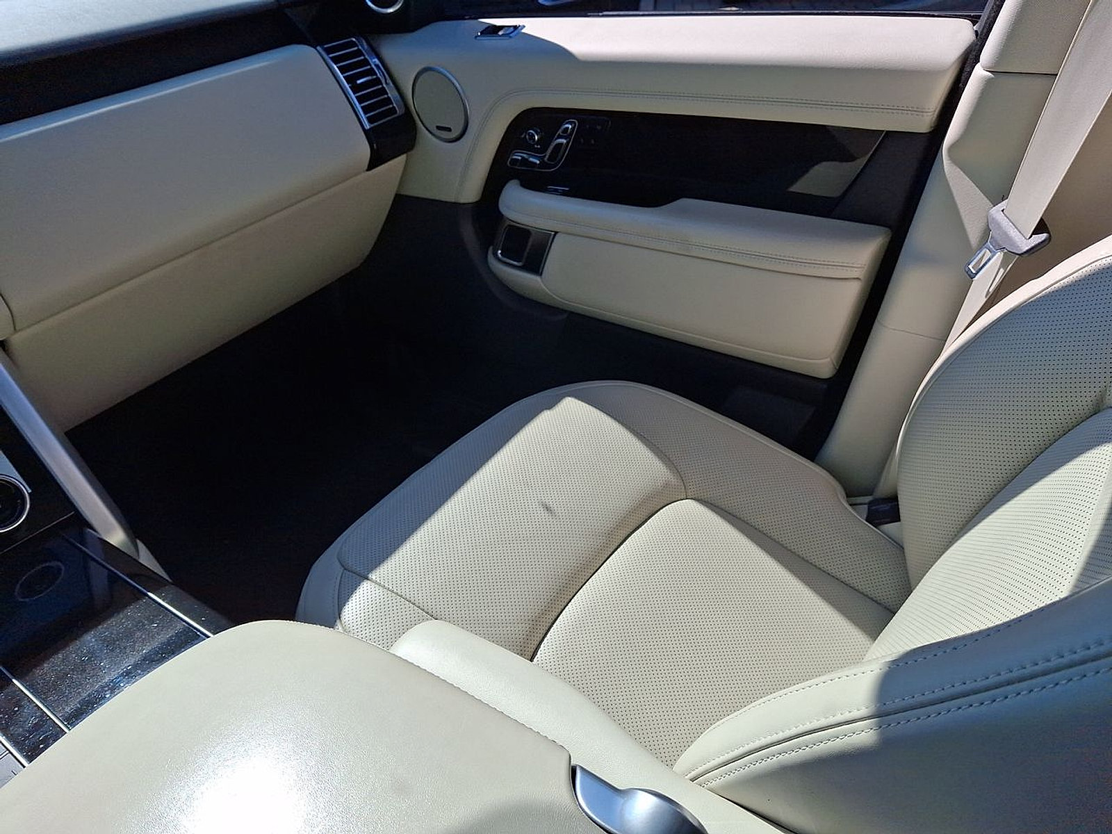Used 2020 Land Rover Range Rover HSE AWD/4WD image 11