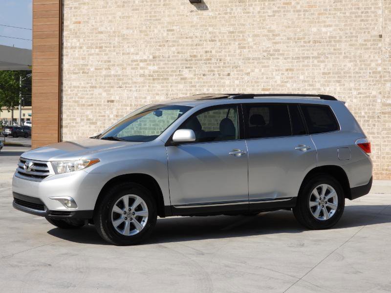 Used 2012 Toyota Highlander SE w/ Tow Pkg FWD image 15