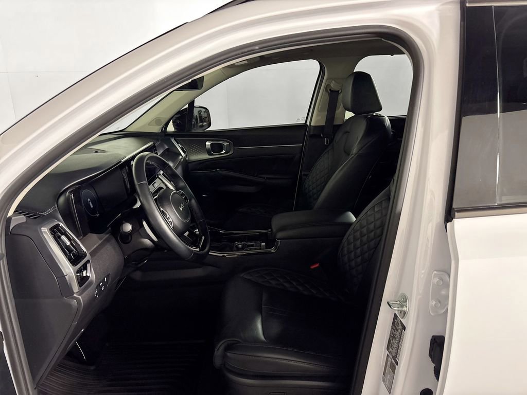 Used 2023 Kia Sorento SX image 11