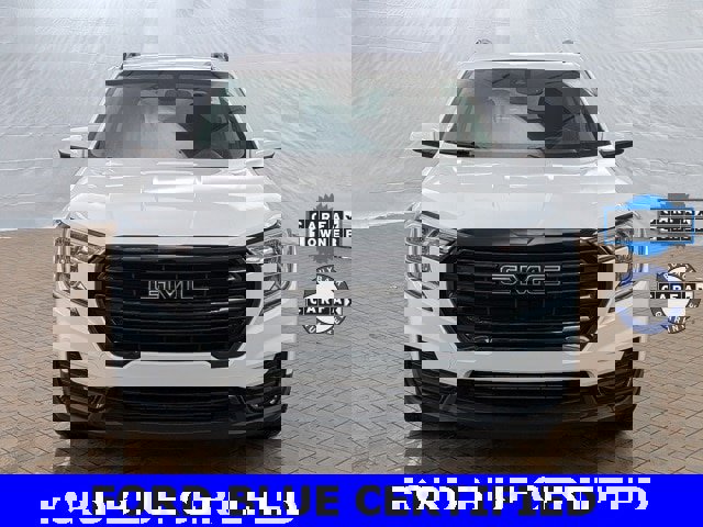 Used 2022 GMC Terrain SLE w/ Driver Convenience Package image 2