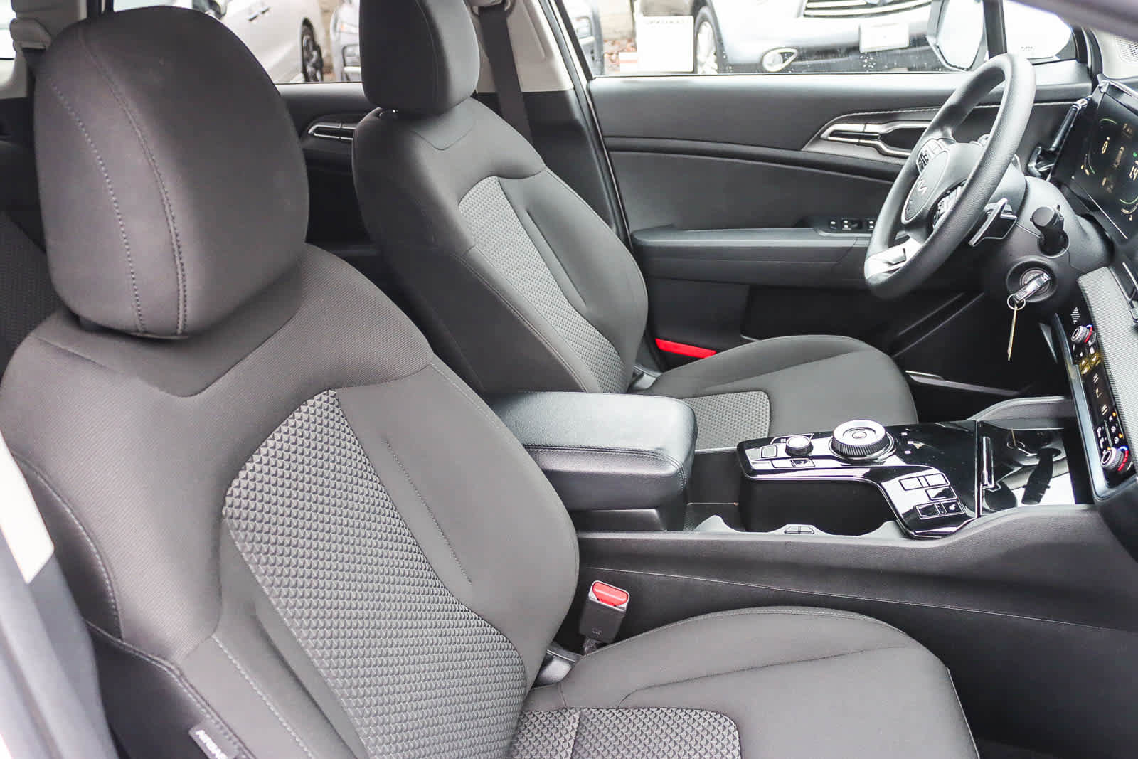 Used 2023 Kia Sportage LX image 15