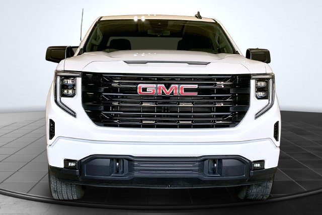 Used 2025 GMC Sierra 1500 Elevation AWD/4WD image 3