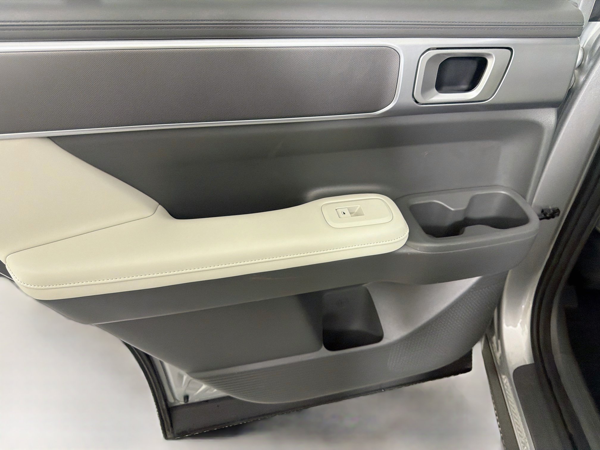 Used 2026 Hyundai Santa Fe SEL FWD image 24