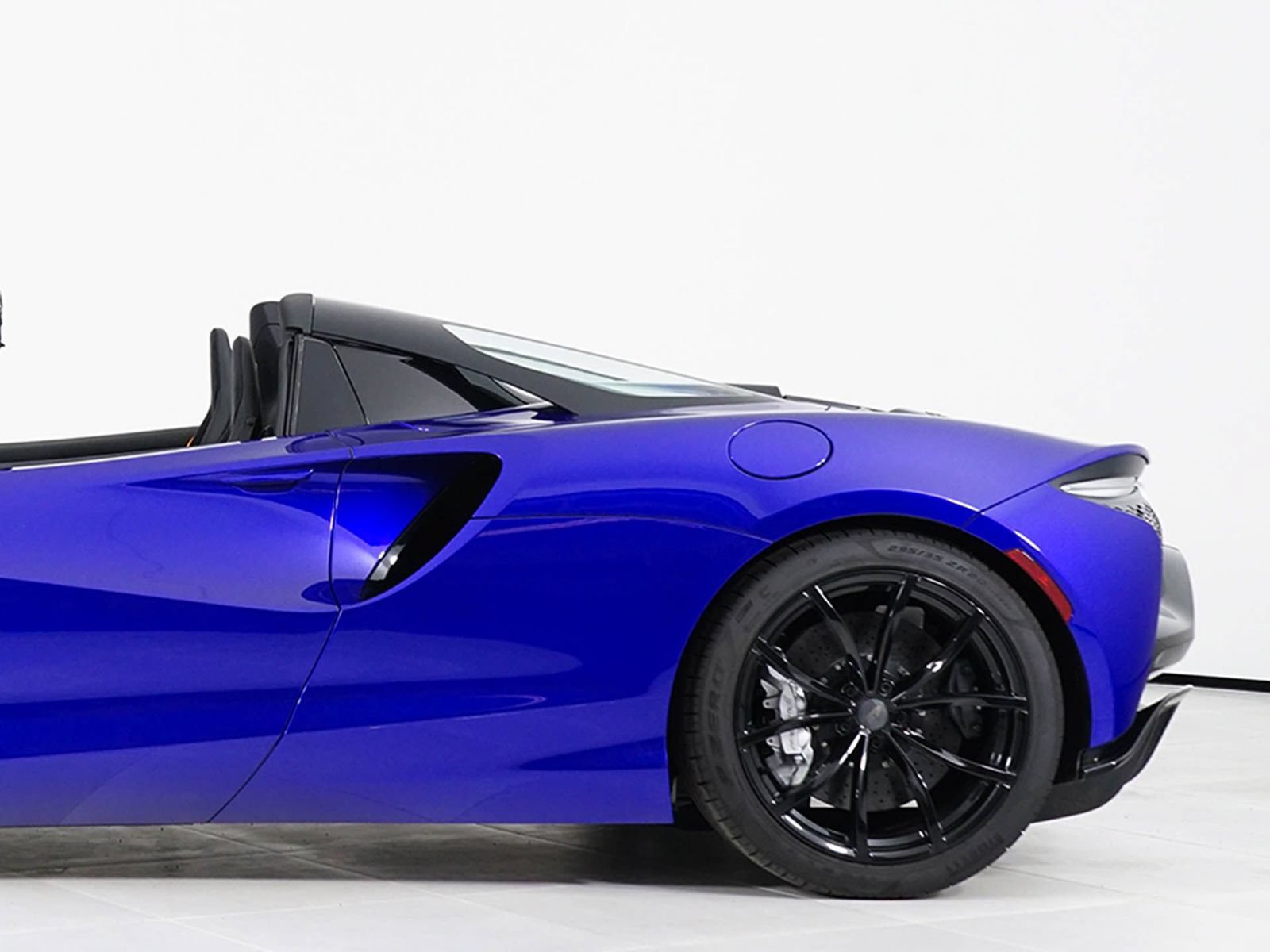 New 2025 McLaren Artura Spider RWD image 14