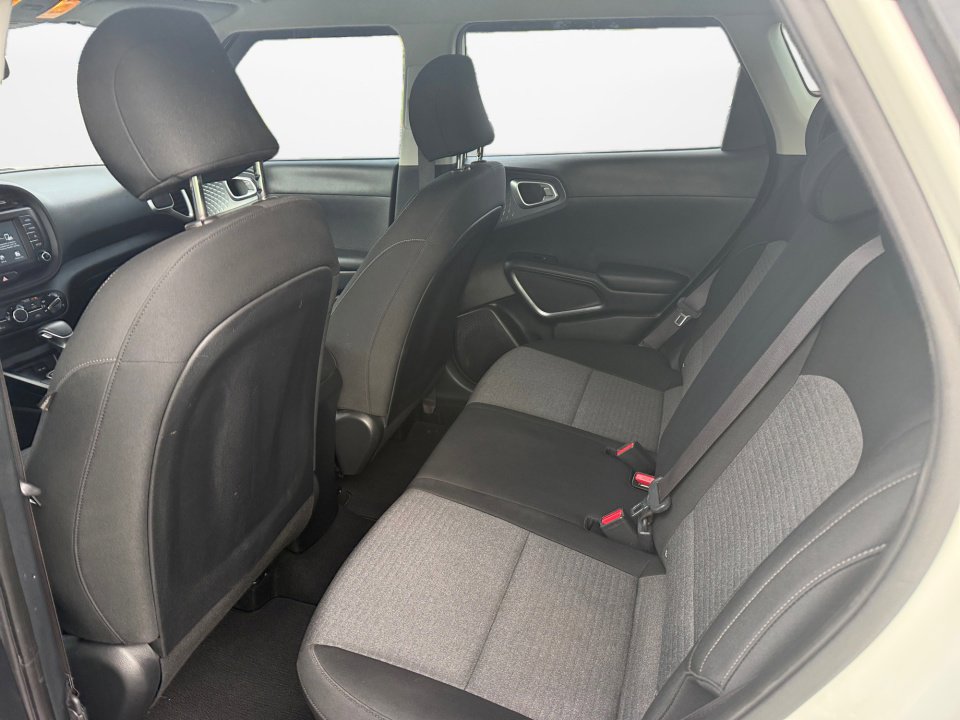 Used 2020 Kia Soul GT-Line FWD image 16