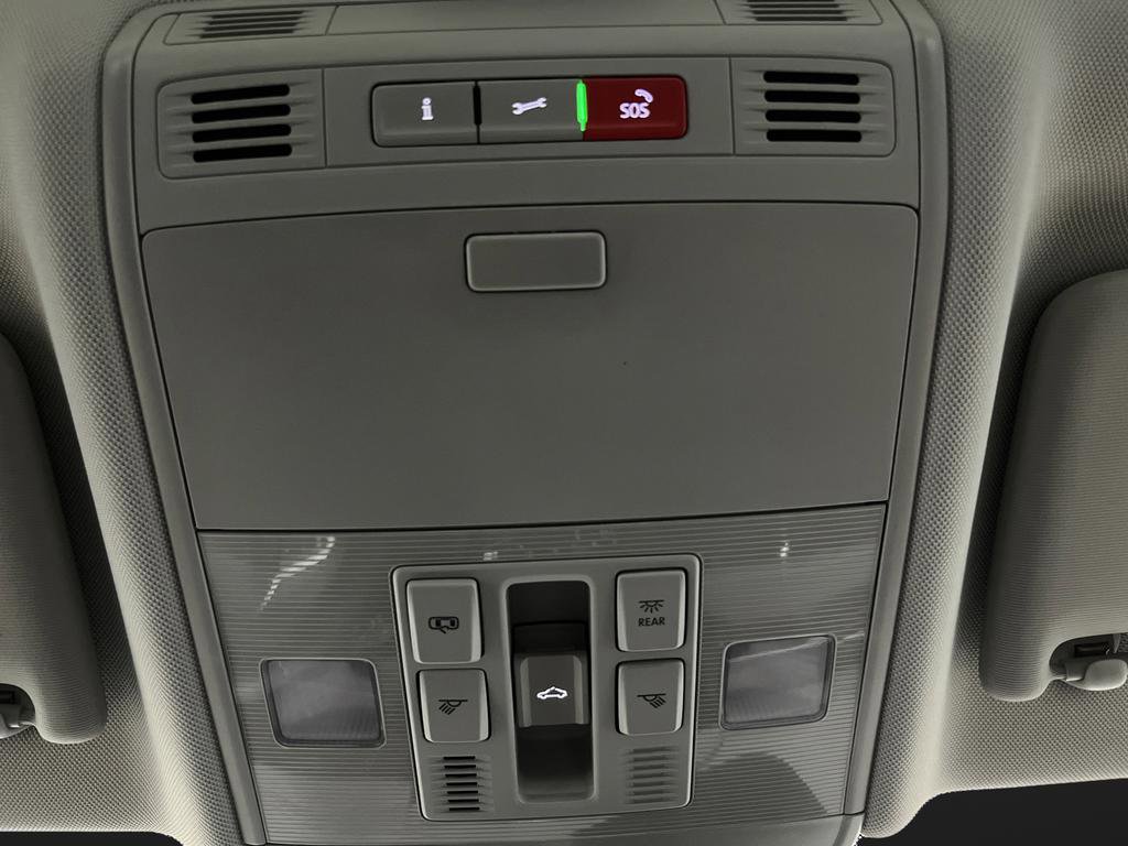 Used 2025 Volkswagen Jetta SEL image 24