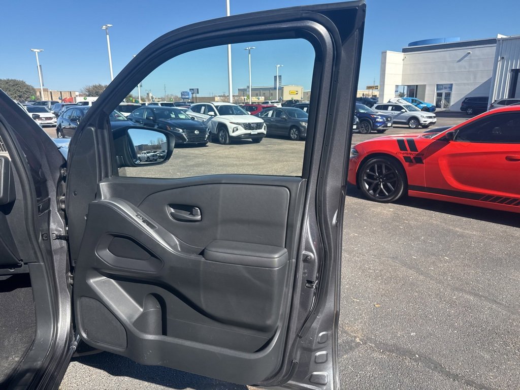Used 2022 Nissan Frontier S image 28