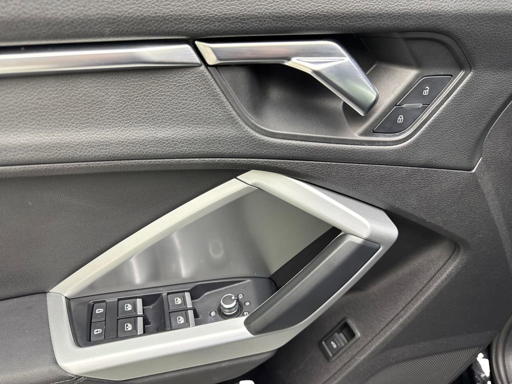 Used 2020 Audi Q3 2.0T Premium w/ Convenience Package image 32