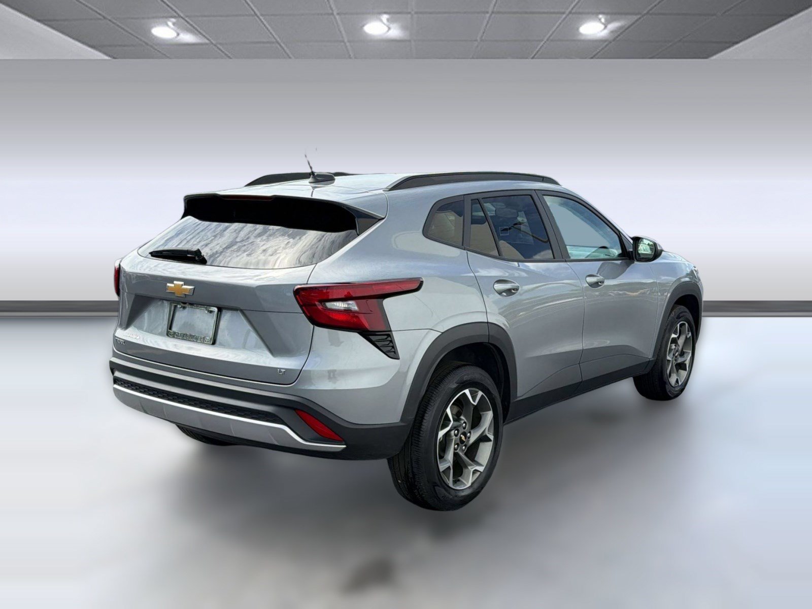 Used 2025 Chevrolet Trax LT FWD image 8