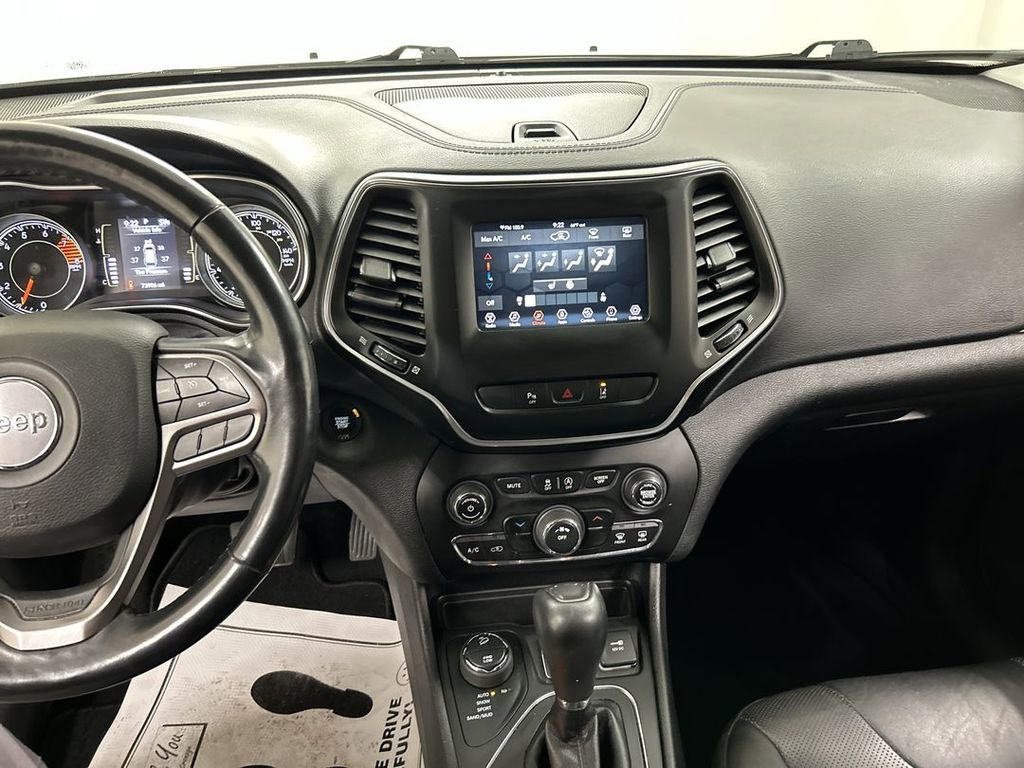 Used 2021 Jeep Cherokee Latitude Lux w/ Trailer Tow Group AWD/4WD image 18