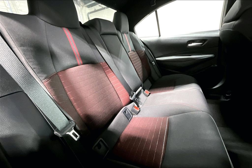 Used 2025 Toyota Corolla SE image 35