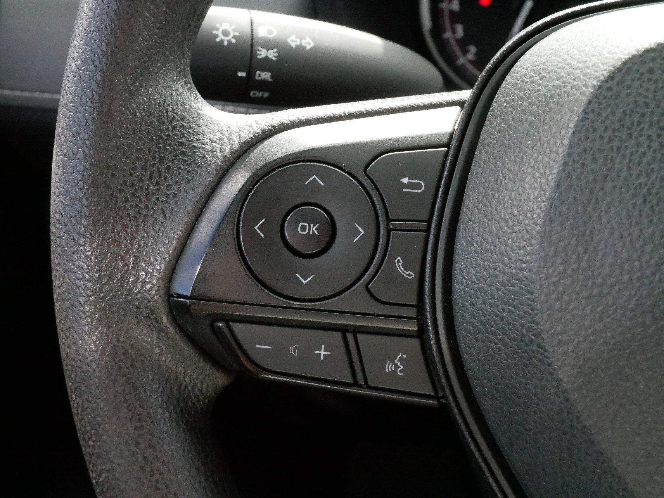 Used 2025 Toyota RAV4 LE AWD/4WD image 26