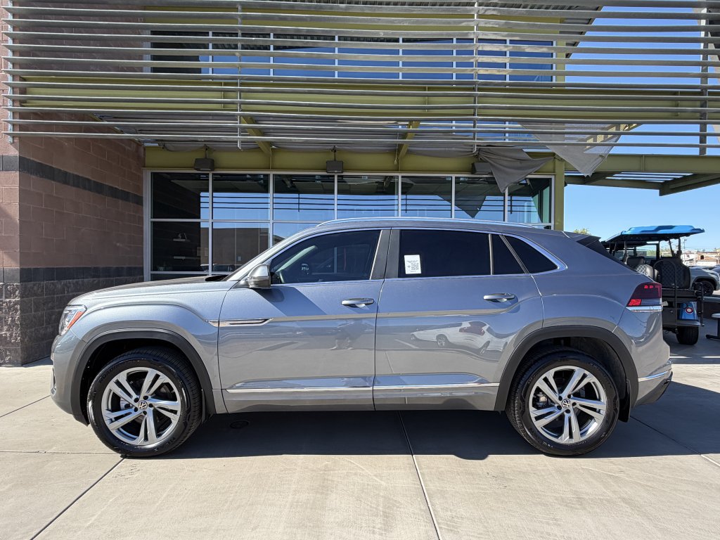 Used 2024 Volkswagen Atlas Cross Sport SEL R-Line AWD/4WD image 7