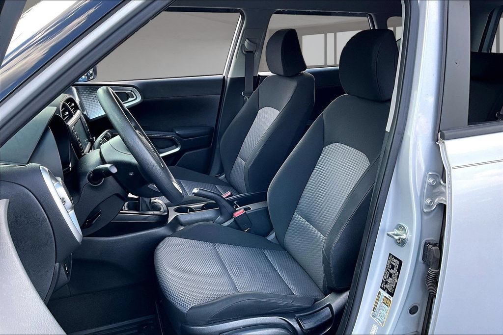 Used 2021 Kia Soul LX FWD image 25
