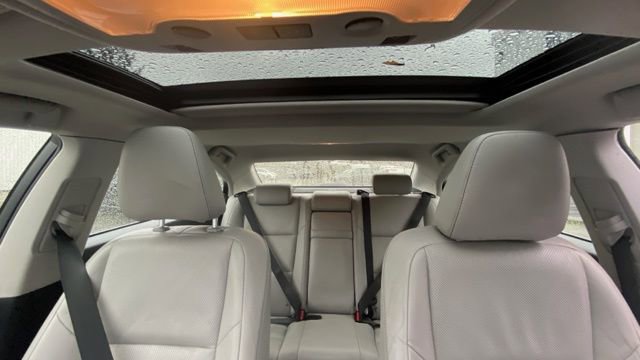 Used 2015 Lexus ES 300h image 31