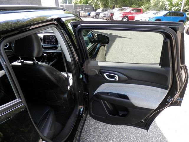 Used 2022 Jeep Compass Latitude w/ Sun and Sound Group AWD/4WD image 34