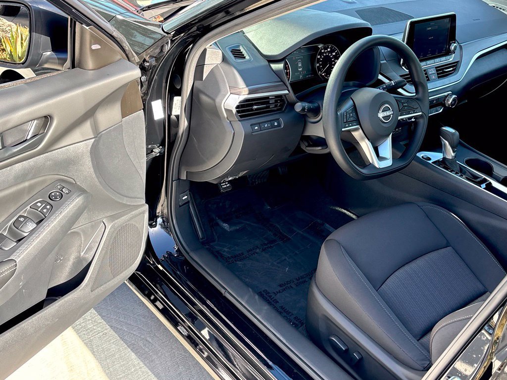 New 2026 Nissan Altima 2.5 SV FWD image 6