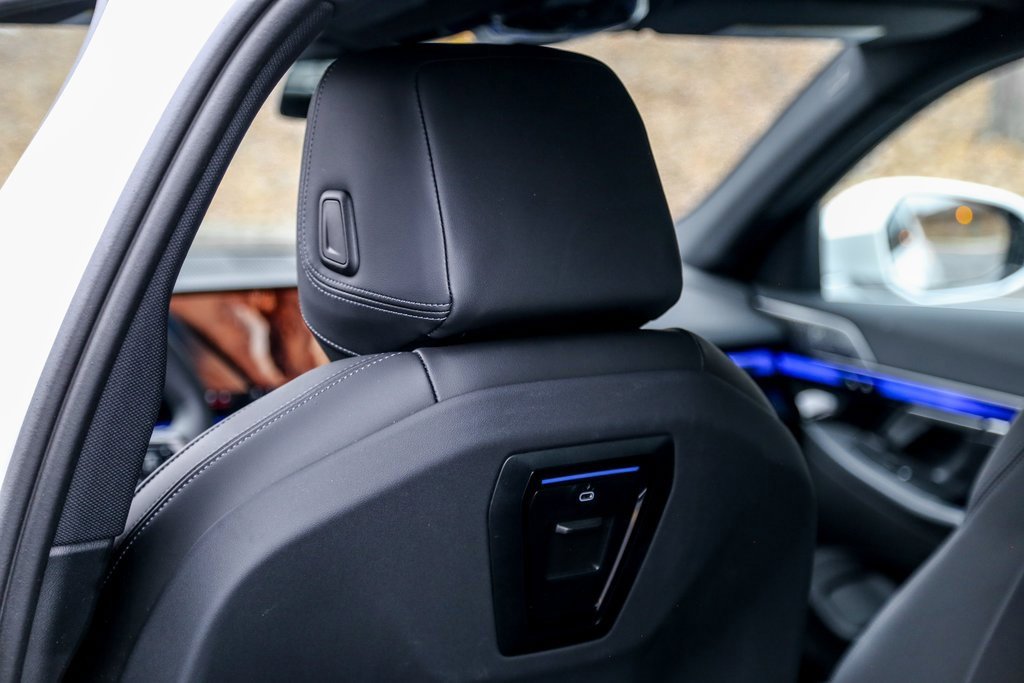 Used 2025 BMW i5 xDrive40 w/ Premium Package image 20