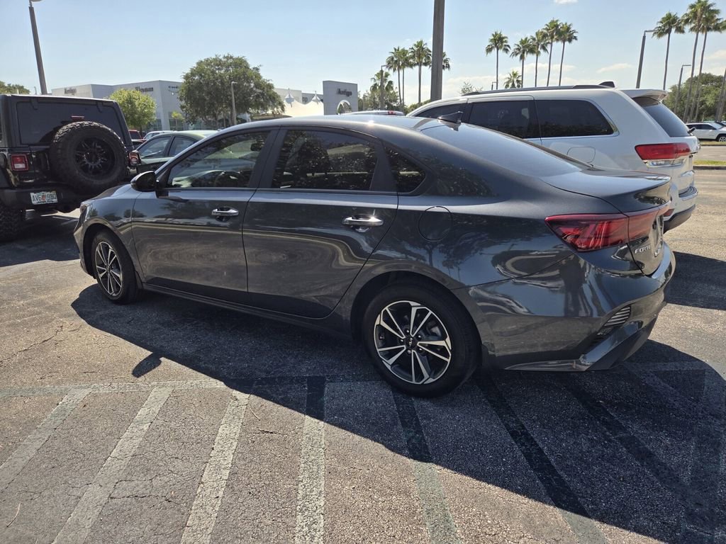 Used 2024 Kia Forte LXS w/ LXS Technology Package FWD image 4