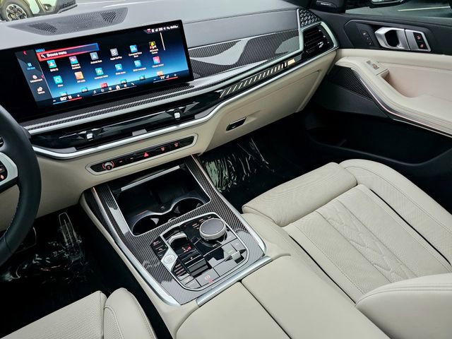 Used 2025 BMW X7 M60i image 38