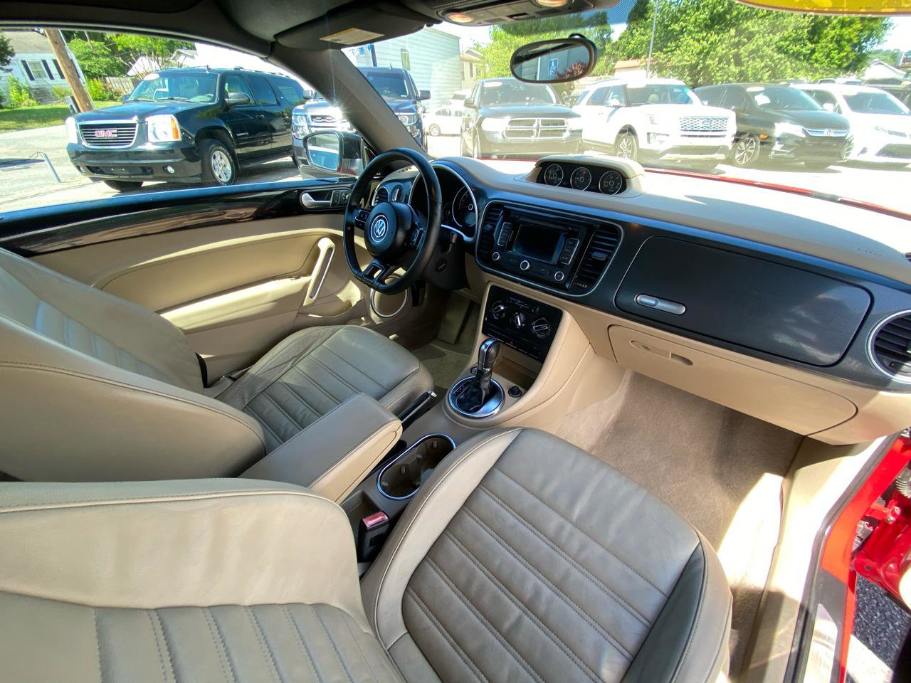 Used 2013 Volkswagen Beetle 2.0T FWD image 24