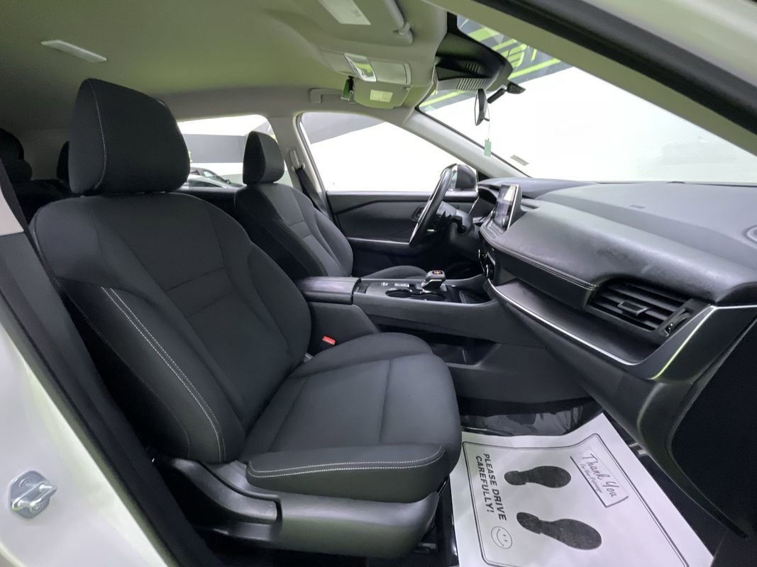 Used 2024 Nissan Rogue S image 27