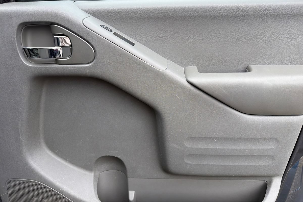 Used 2018 Nissan Frontier SV RWD image 19