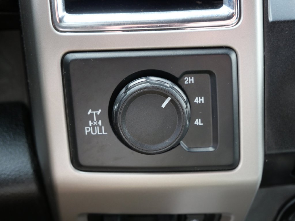 Used 2018 Ford F350 Lariat w/ Lariat Value Package AWD/4WD image 23