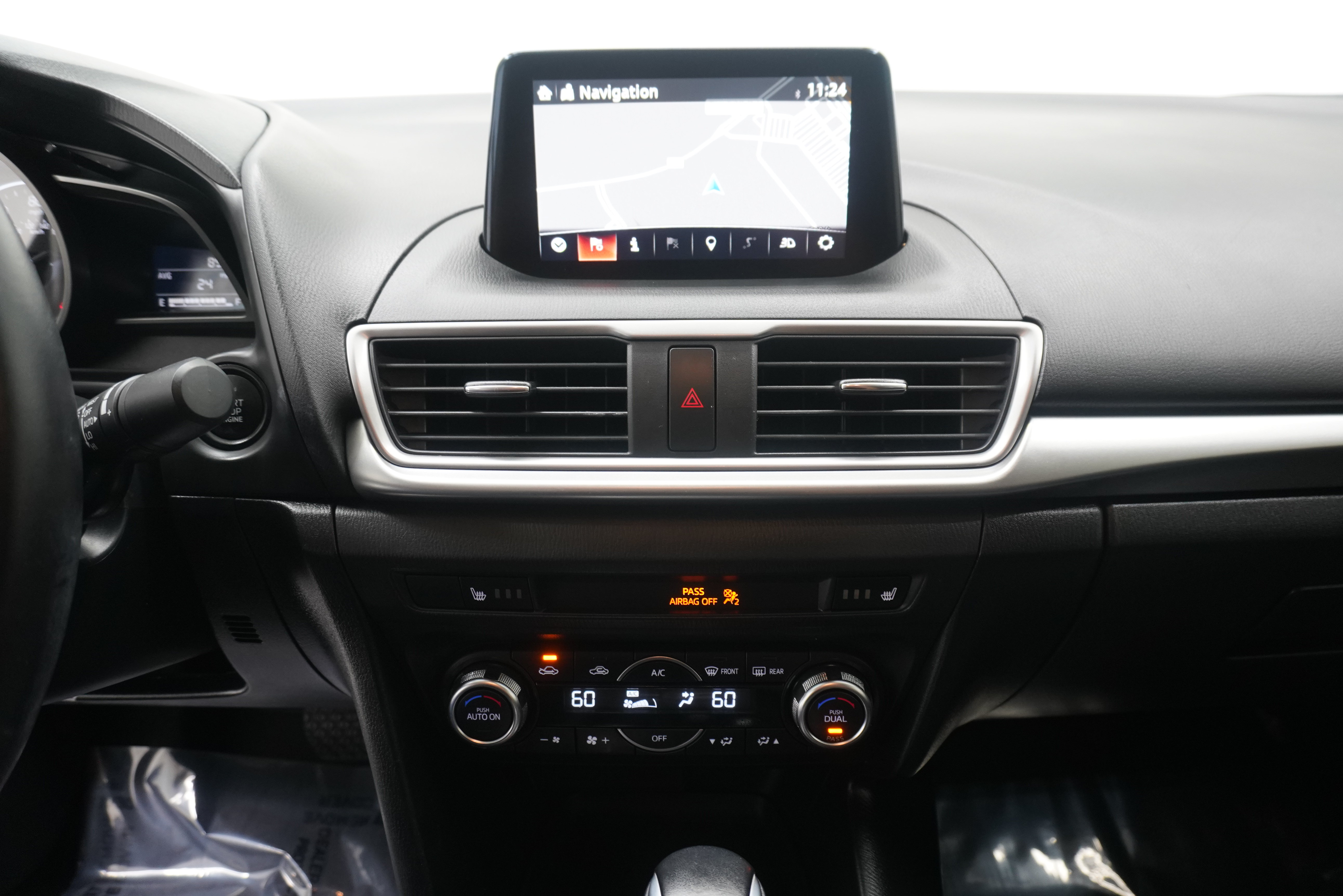 Used 2018 MAZDA MAZDA3 Touring FWD image 19