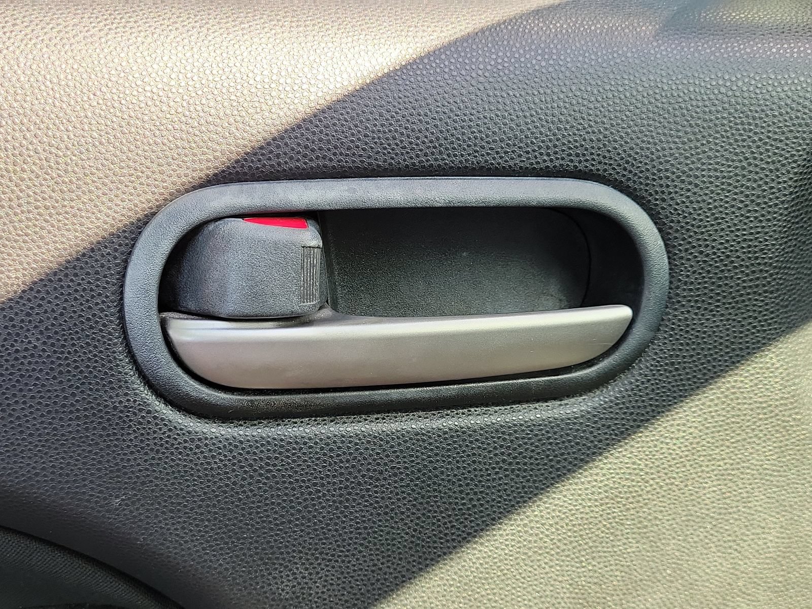 Used 2012 MAZDA MAZDA2 Touring FWD image 16
