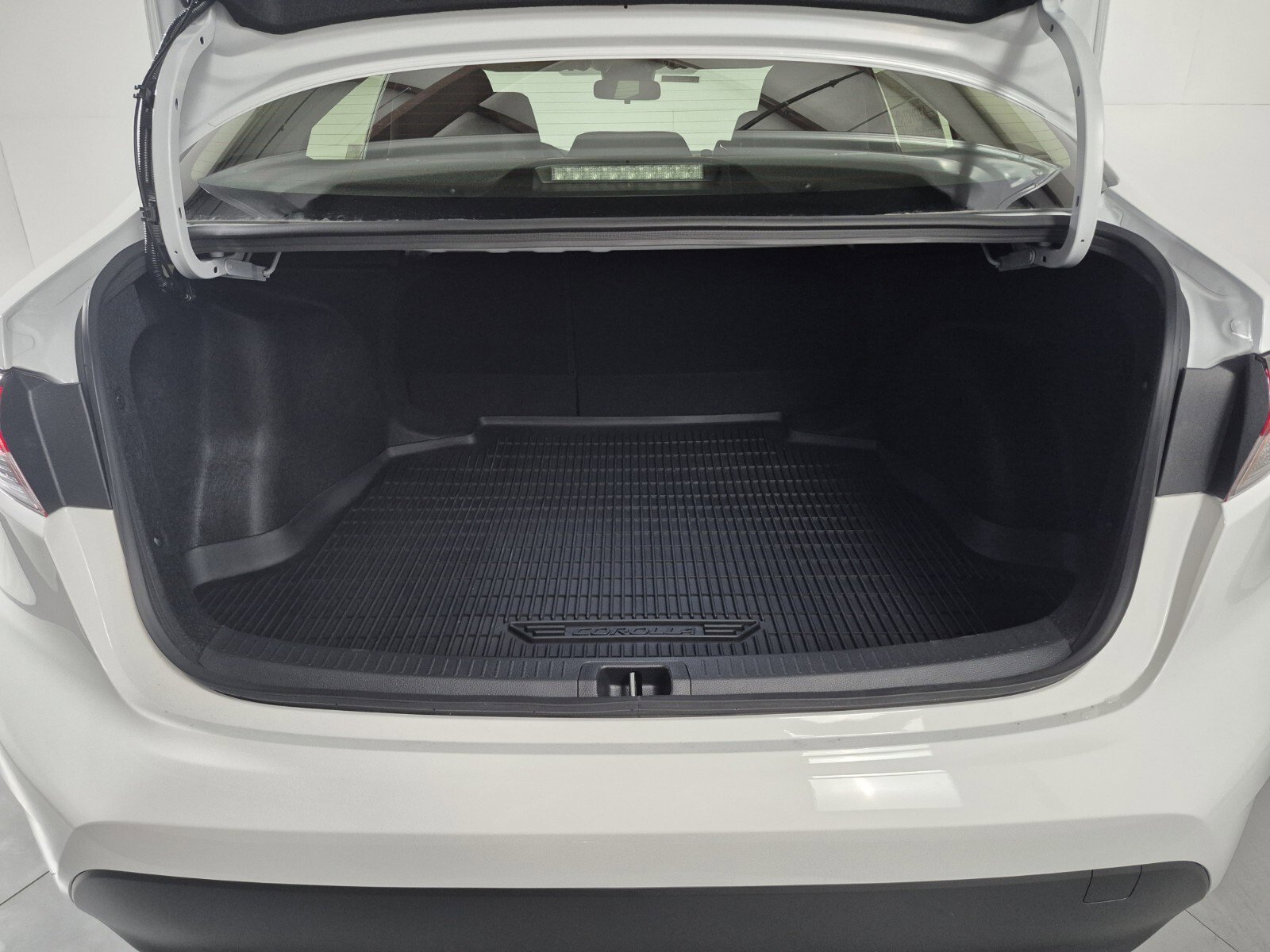 New 2026 Toyota Corolla Hybrid Sedan image 13