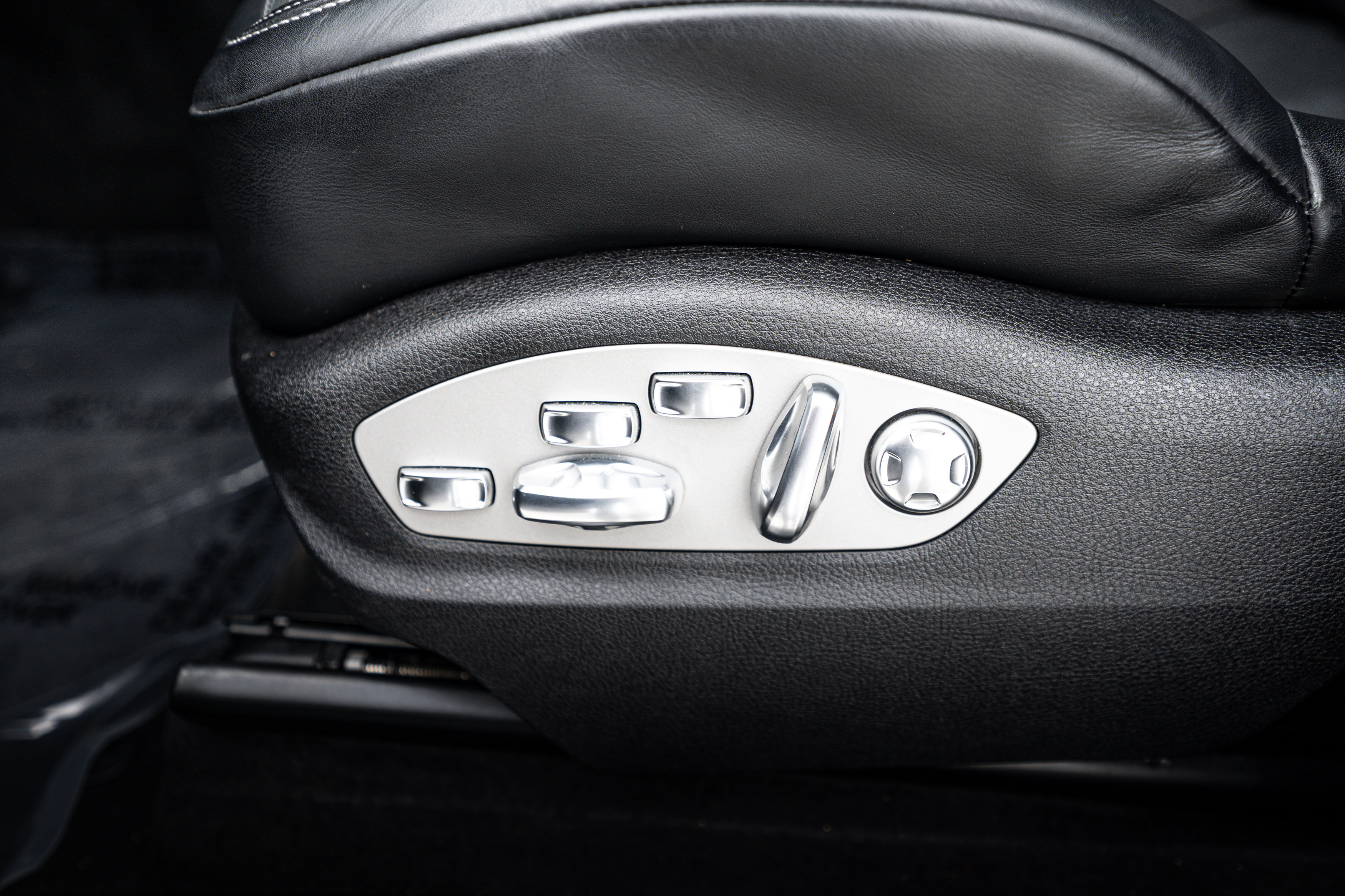 Certified 2024 Porsche Macan GTS AWD/4WD image 18