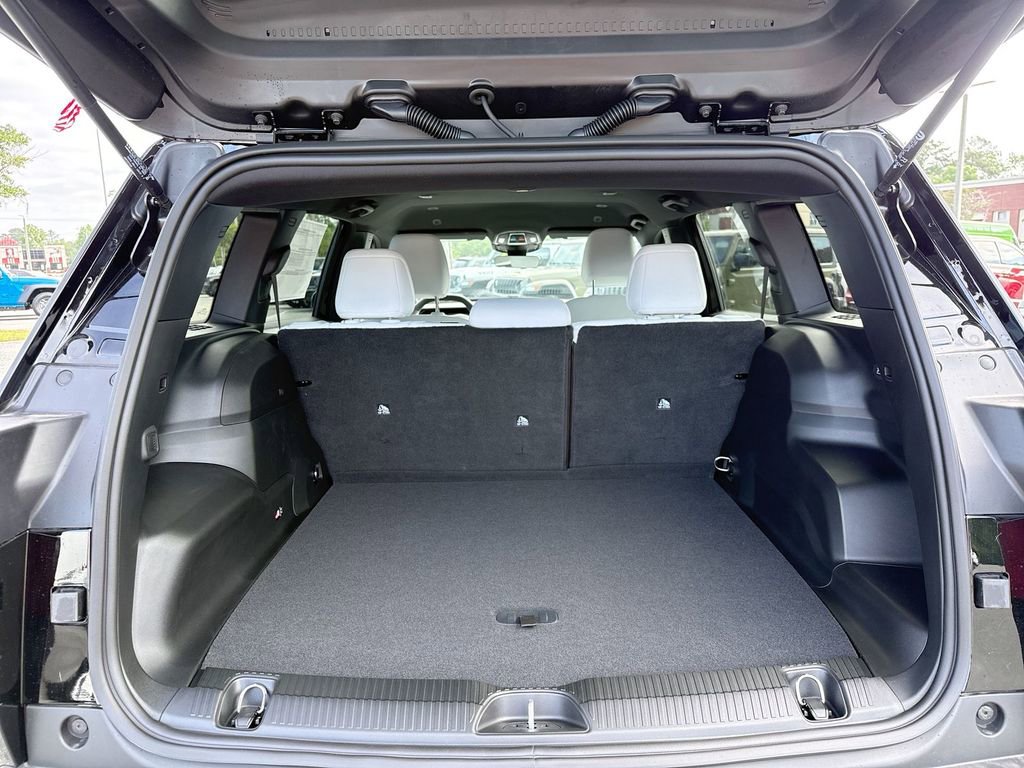 New 2026 Jeep Cherokee Laredo AWD/4WD image 28