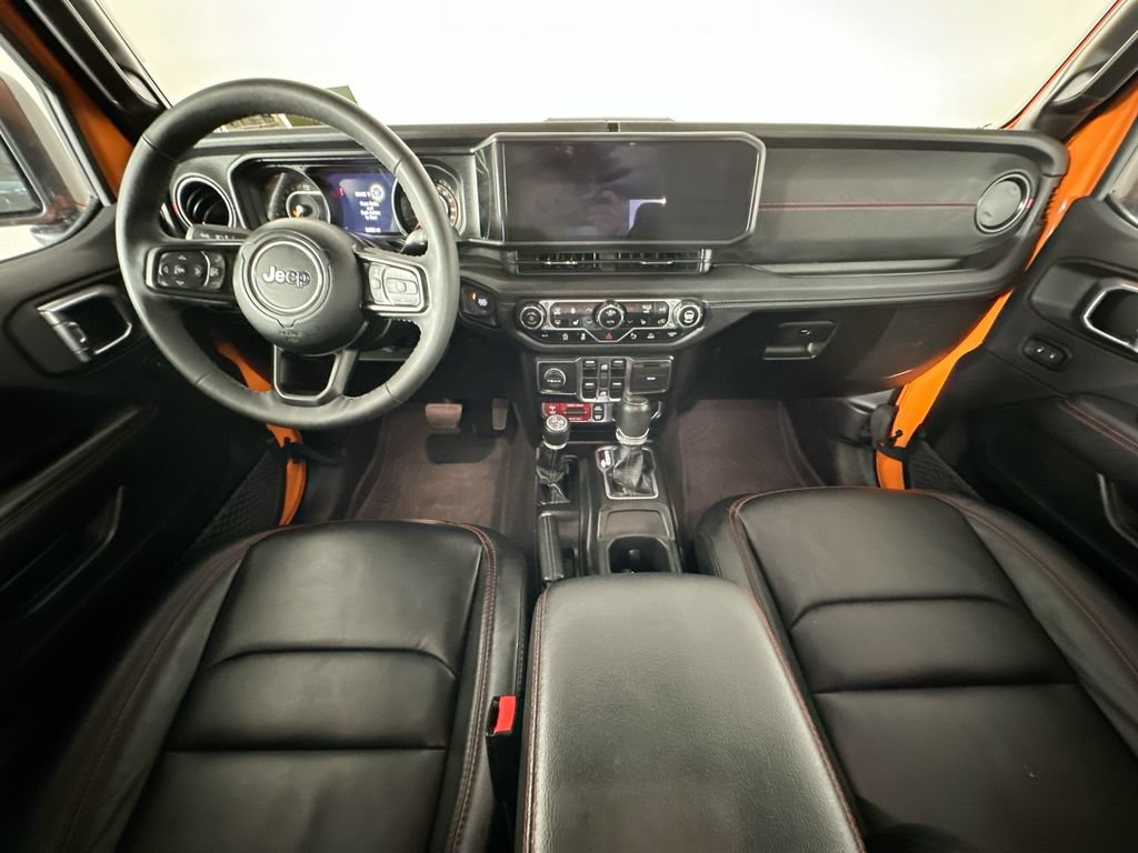 Used 2025 Jeep Gladiator Rubicon AWD/4WD image 10