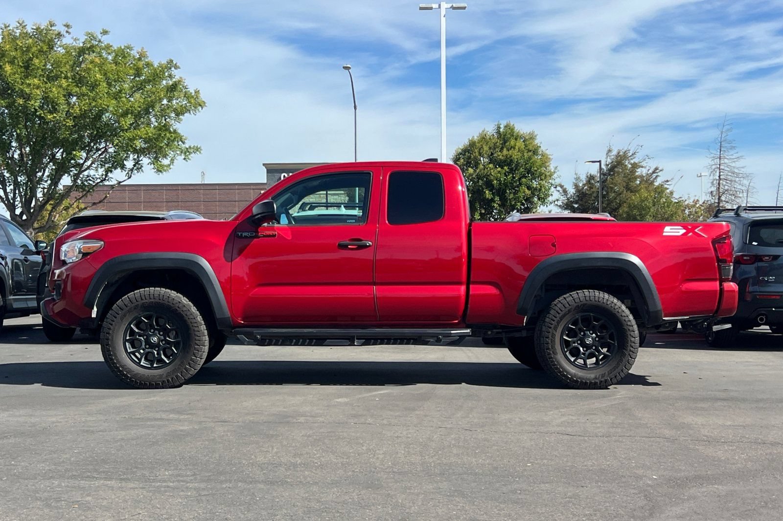 Used 2020 Toyota Tacoma SR w/ SX Package RWD image 7