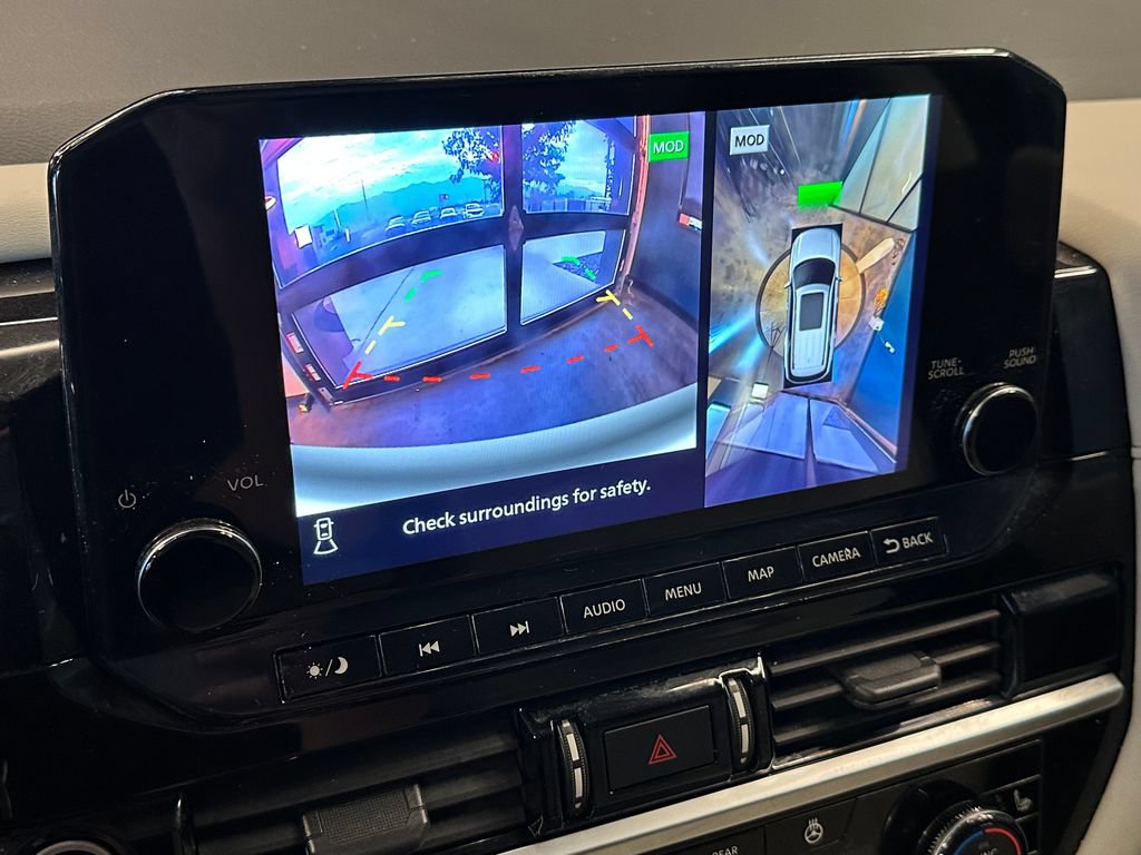 Used 2022 Nissan Pathfinder SL AWD/4WD image 14