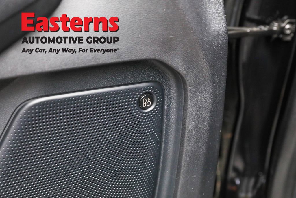 Used 2021 Ford Escape Titanium image 23