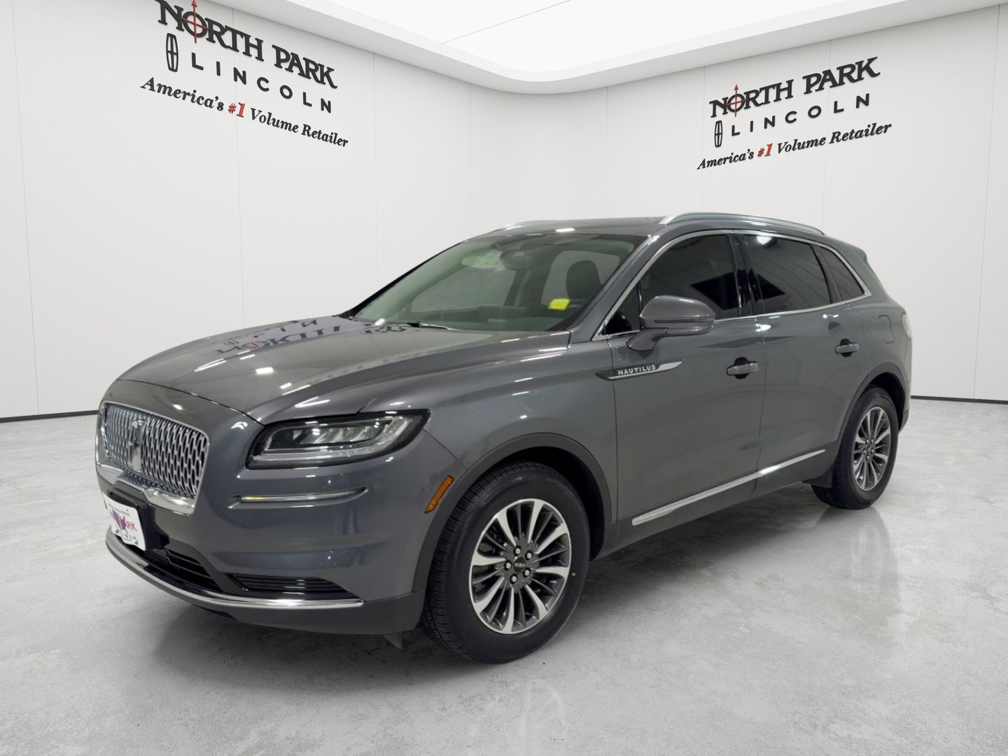 Used 2023 Lincoln Nautilus FWD w/ Premium Package image 1