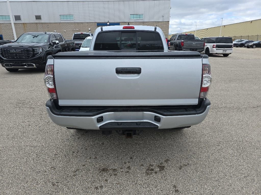 Used 2012 Toyota Tacoma 4x4 Access Cab V6 w/ TRD Sport Pkg image 4