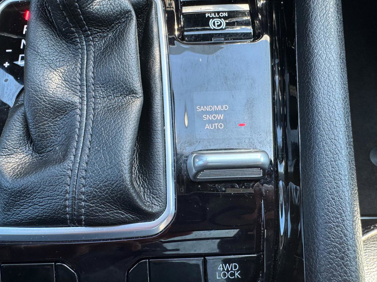 Used 2024 Jeep Compass Limited w/ High Altitude Package image 25