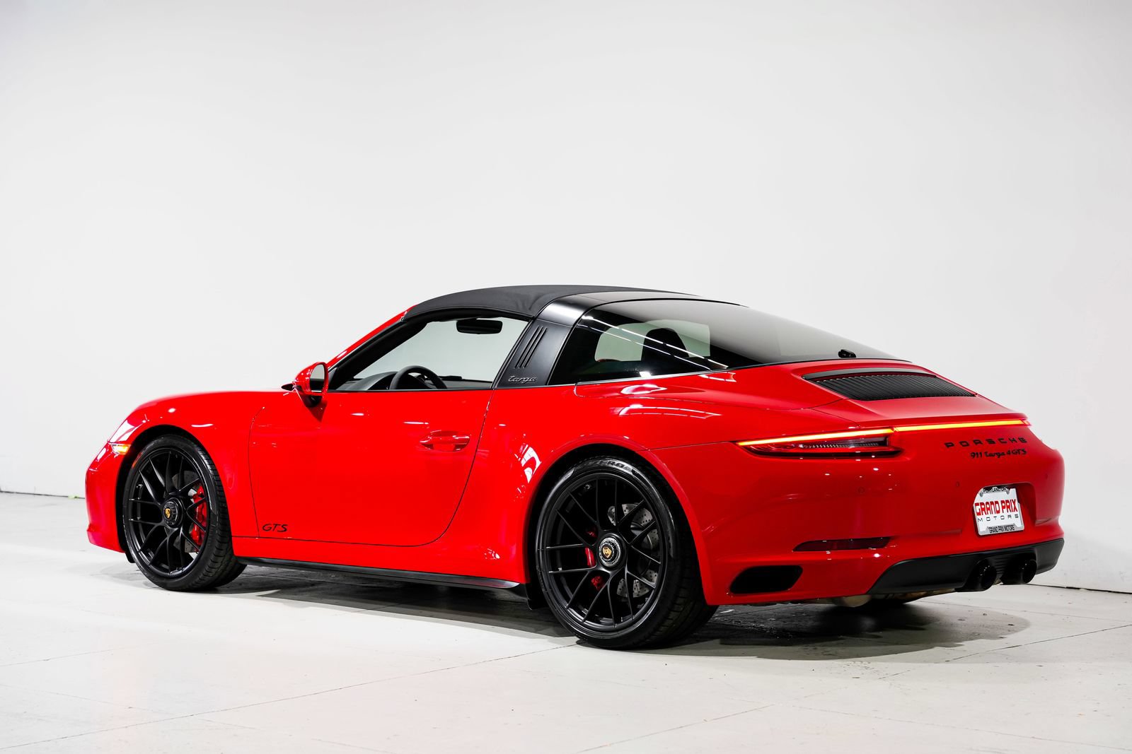 Used 2017 Porsche 911 Targa 4 GTS AWD/4WD image 9