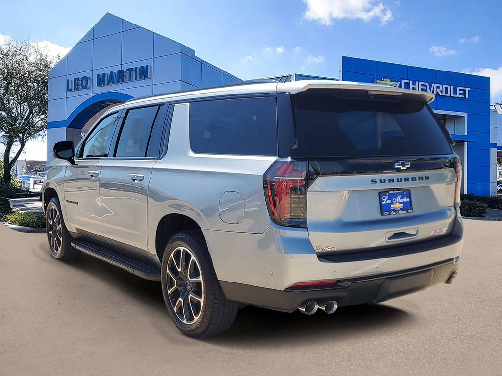 Used 2025 Chevrolet Suburban RST image 4