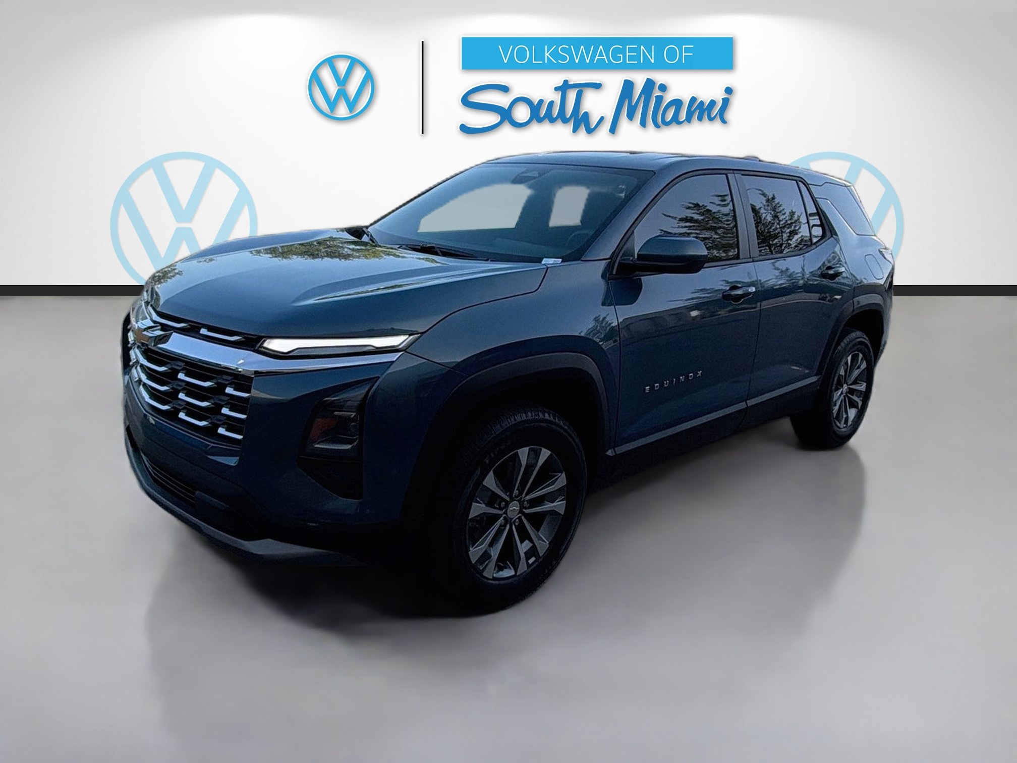 Used 2027 Chevrolet Equinox LT FWD image 3