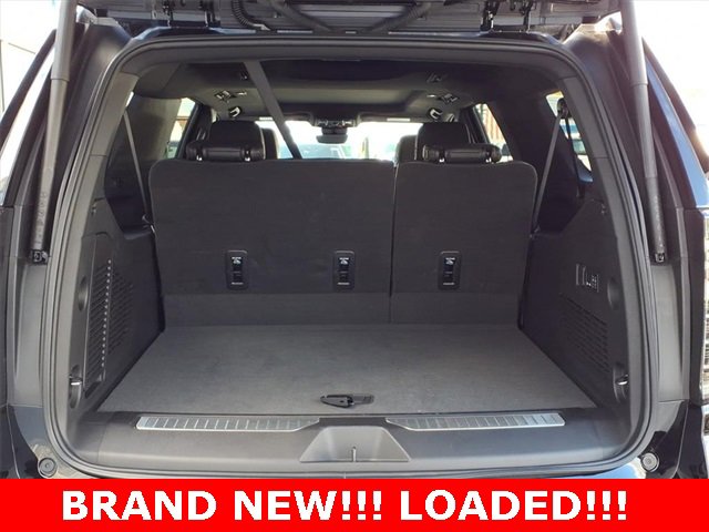 Used 2025 Chevrolet Suburban RST w/ Advanced Technology Package image 17