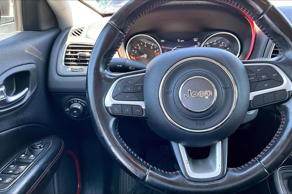 Used 2020 Jeep Compass Trailhawk AWD/4WD image 17