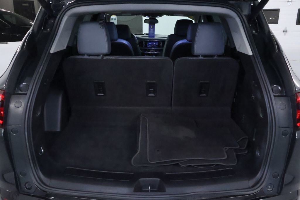 Used 2020 Buick Enclave Premium w/ Sun and Sites Package image 18