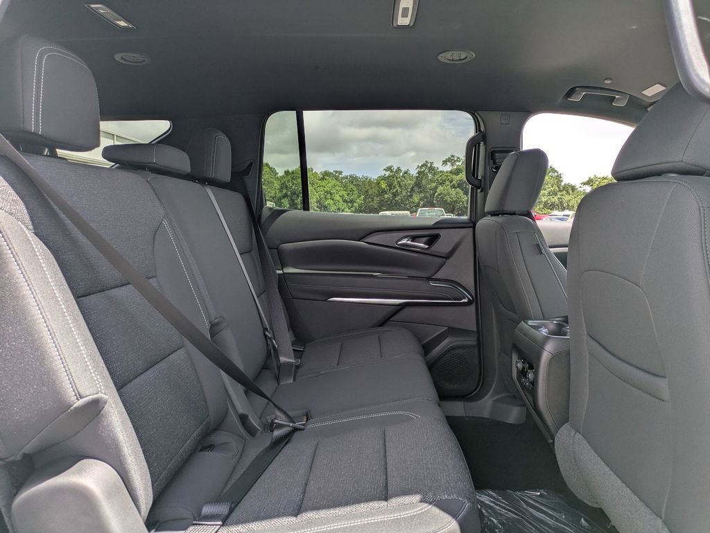 New 2025 Chevrolet Traverse LT image 31